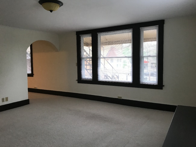 Photo - 624 1/2 S Main St Unidad 7