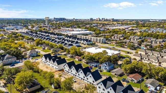 Building Photo - 228 Richards St