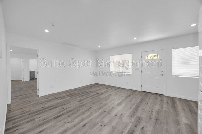 813 Lees Ave