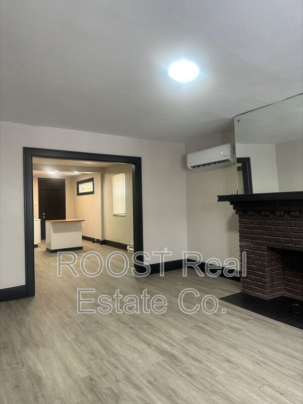 Photo - 98-100 N Hague Ave