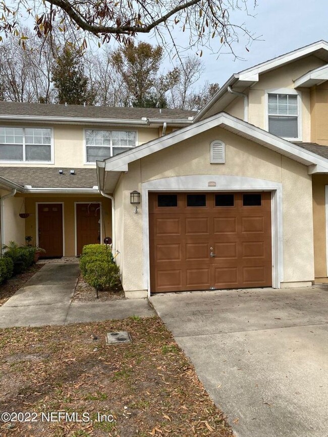 2 bedroom 2.5 bath Townhome with 1 car att... - 2 bedroom 2.5 bath Townhome with 1 car att...