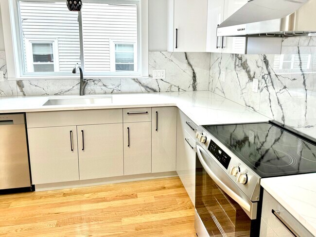 190 Hillside St Unit 2