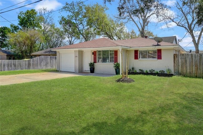 Photo - 334 Pennington Dr Casa