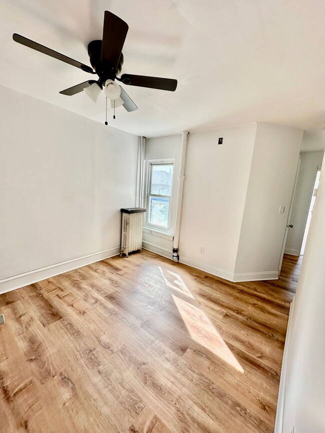 Photo - 1012 S Hall St Unit B