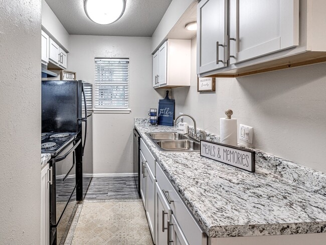 Tudor Crossing Apartments