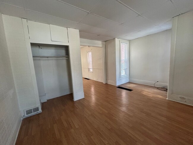 Photo - 144 N Broad St