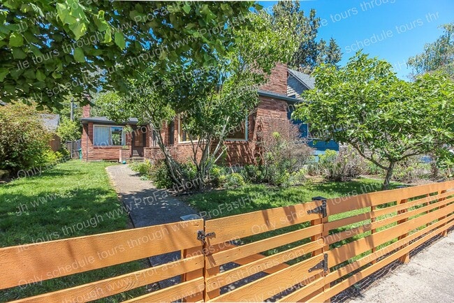 Photo - 5905 NE 30th Ave