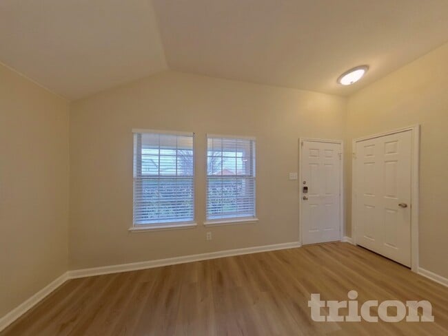 Photo - 9641 Linton Dr