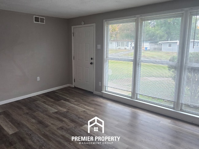 Photo - 8 St Celeste Dr