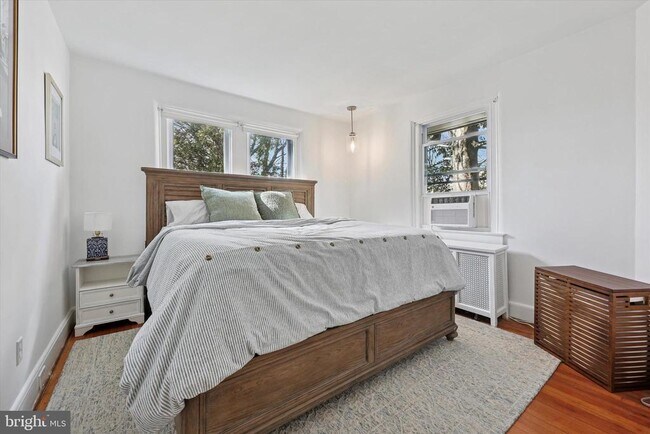 Photo - 232 Forrest Ave