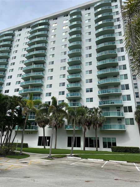 Building Photo - 19380 Collins Ave Unit 1610