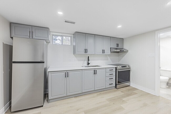 Photo - 222 Hammersmith Ct