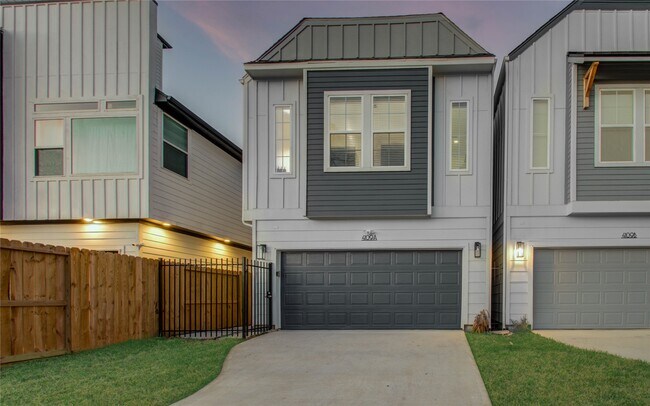 Photo - 4109 Hare St