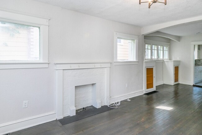 2024 E 48th Terrace