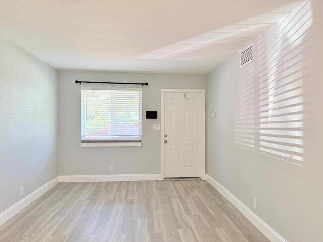 Photo - 1702 NE 9th St