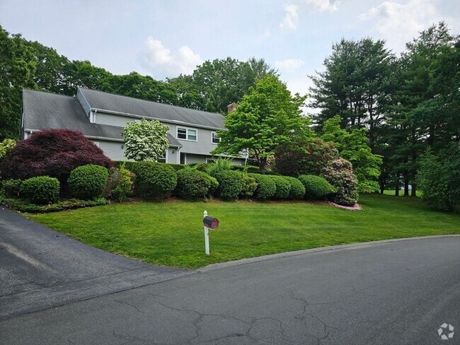 Building Photo - 162 E Emerson Rd Rental