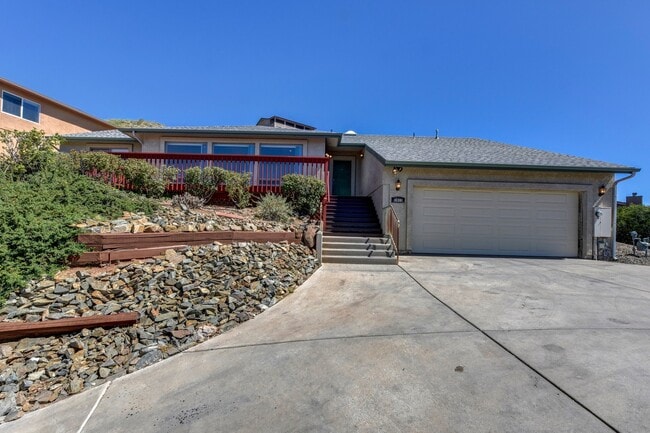 Photo - Large 3 bedroom 2 bathroom home in Prescott