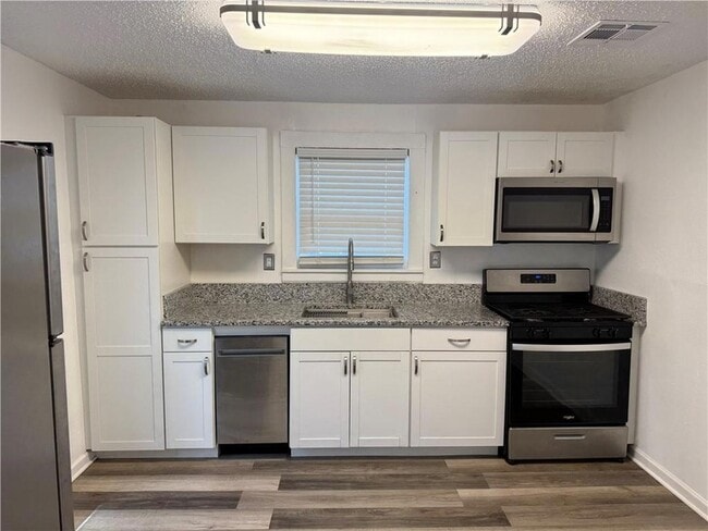 Photo - 8917 Apricot St