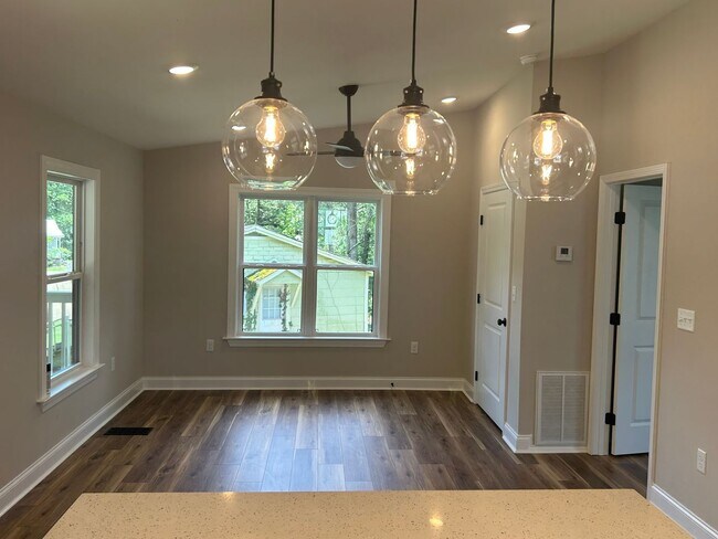 Photo - Fully Remodeled One Bed/One Bath Cottage