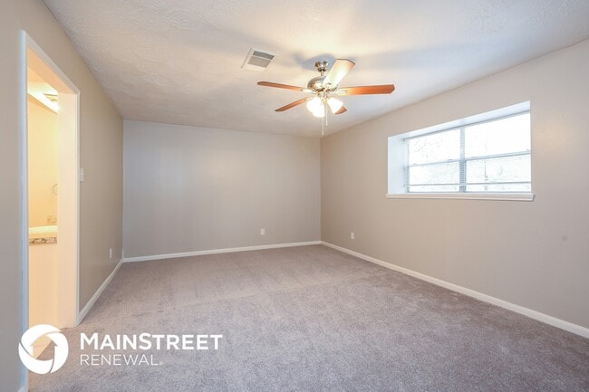 Photo - 15322 Parkville Dr