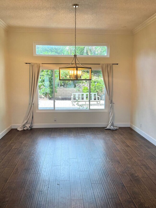 Photo - Rare opportunity spacious remodeled Camarillo Home on cul-de-sac with Electricity included!