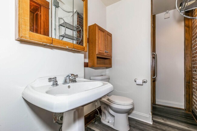 Photo - 249 N Athenian Ave Unidad 103