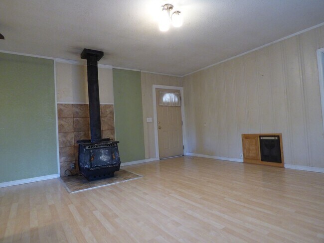 Photo - 3 Bedroom 1 Bath Home