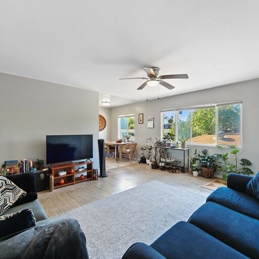 Photo - 1855 Stanley Ave