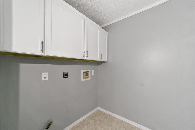 Photo - 1211 Peacham Ct