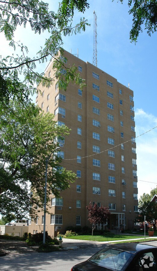 Photo - O E A Condominiums