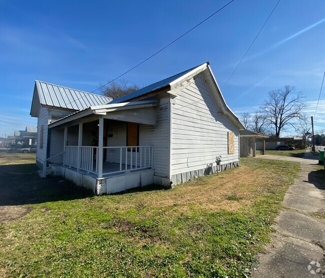 Building Photo - 1402 N 8th Ave Rental