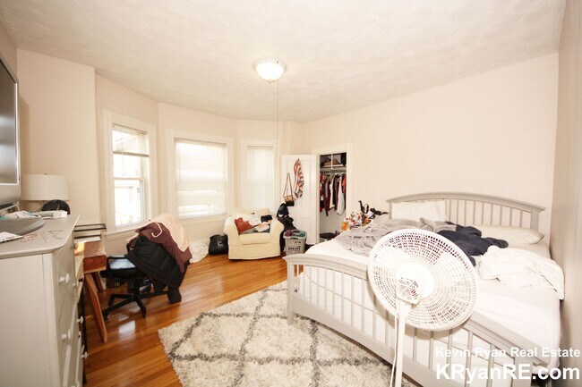 Photo - Nicely updated, sunny 3 bed in Waltham wit...