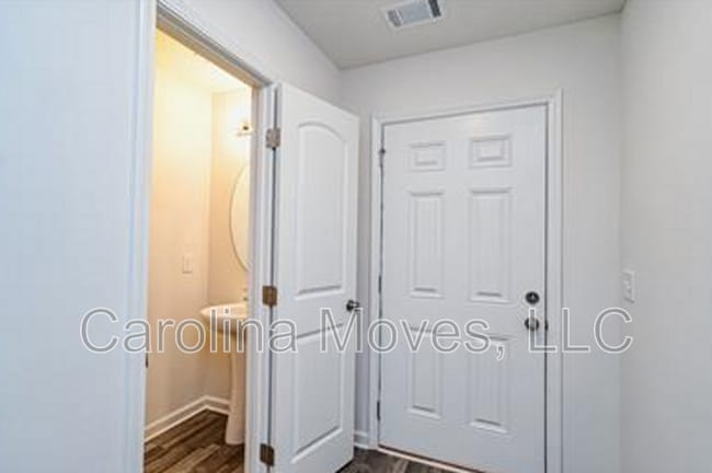 Photo - 507 Springtime Ln
