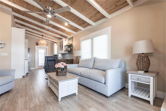 Photo - 6020 Midnight Pass Rd