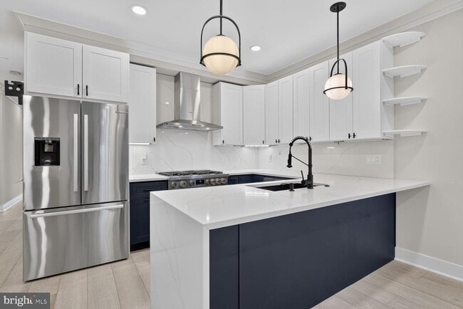 Photo - 724 Varnum St NW