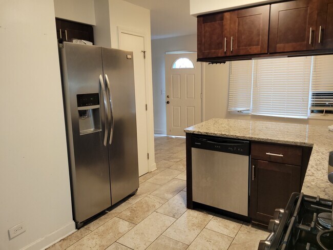 Photo - 208 Juniper Terrace