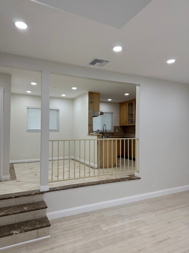 Photo - 1158 Raymond Ave