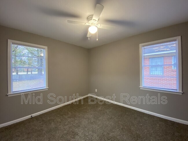 Photo - 3076 Beauchamp Dr