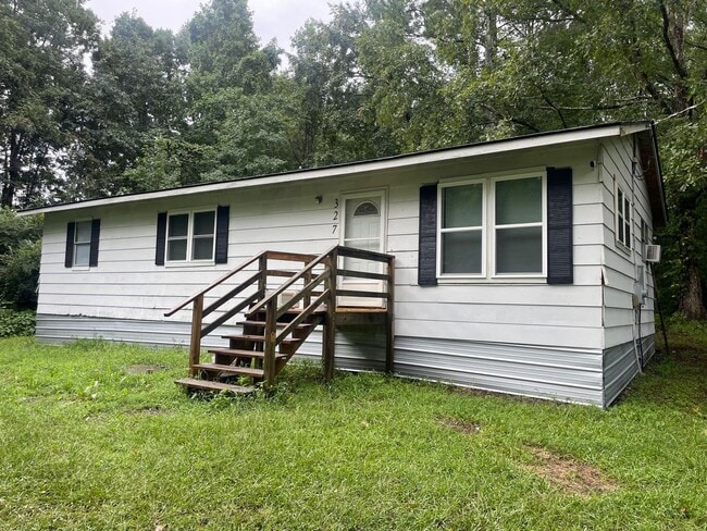 Building Photo - 3 BED, 2 BATH HOME LOCATED IN COUNTRY!