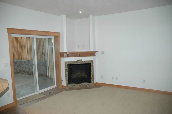 Photo - 4 Bd/3 Ba Townhouse on Pioneer Hill!