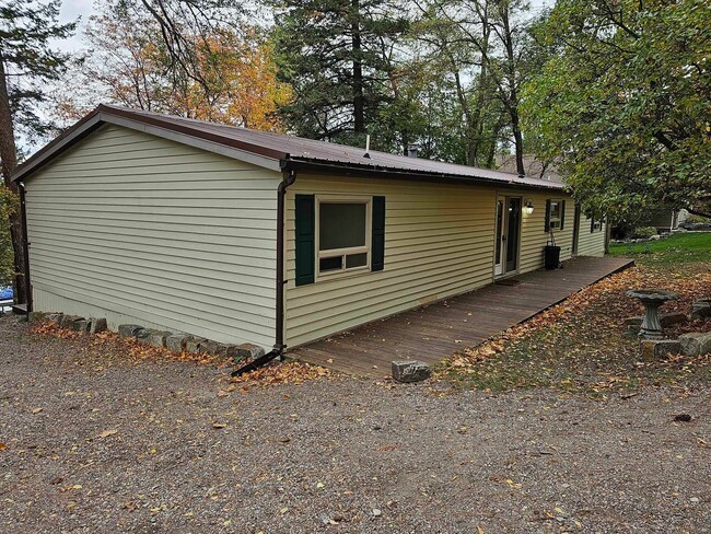 Lake front on Kings Point-Winter Rental On... - Lake front on Kings Point-Winter Rental On...