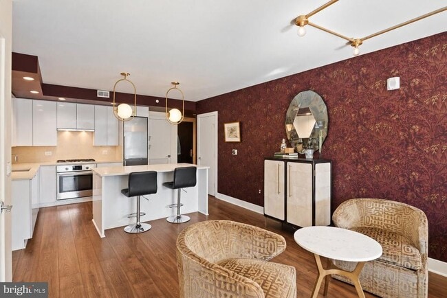 1311 13th St NW Unit 206