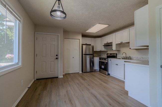 Building Photo - MF Fouch Rd-Duplex Unit Fouch Rd E 8803 Rental
