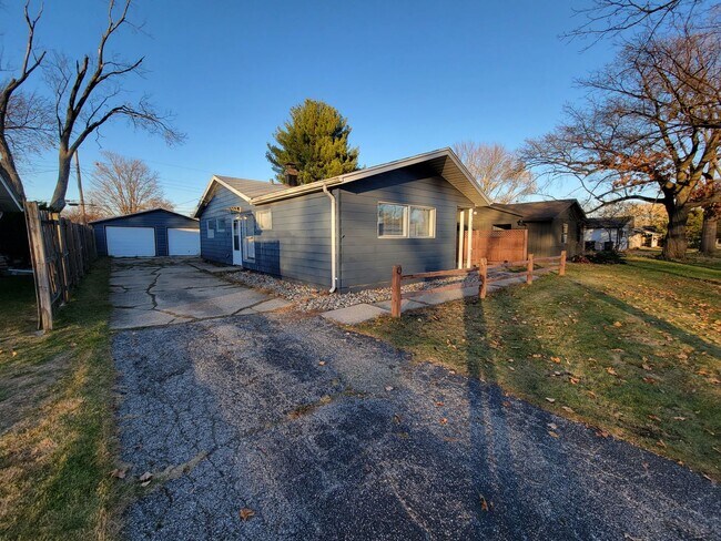 Photo - 4 bed, 2 bath, 2 car garage