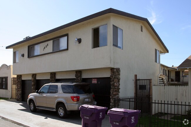 1335 Stanley Ave