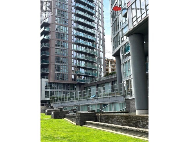 Photo - 233 Robson St