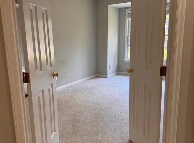 Photo - 109 Killam Ct