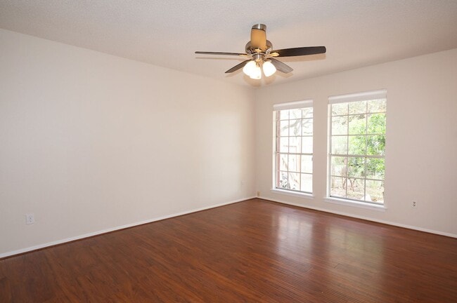 Photo - 8202 Longview Rd