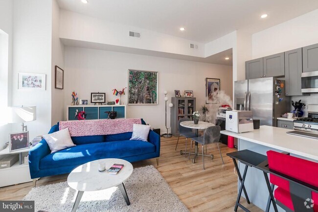 Building Photo - 742 S 4th St Unit 3F Rental
