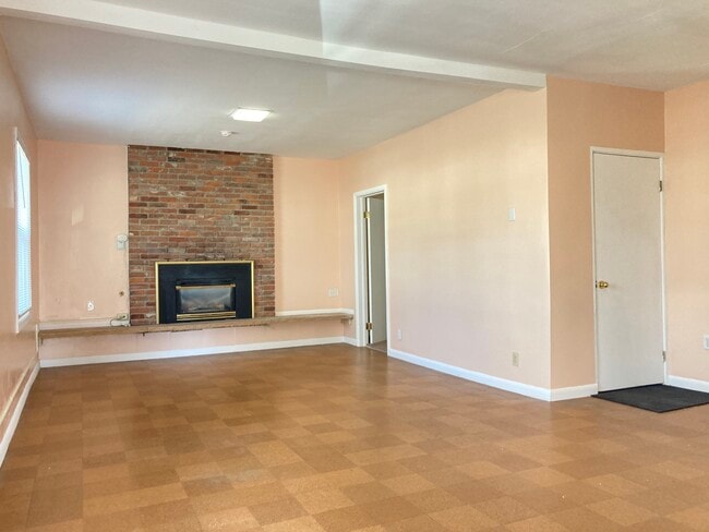 Photo - 817 6th St